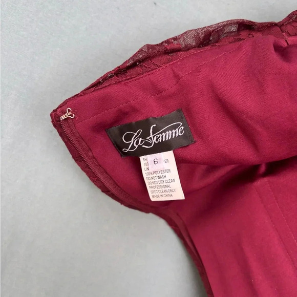 NWT La Femme sz 6 27982 Portrait Neck Lace Gown Burgundy Red Pleat Long Formal - Picture 3 of 9